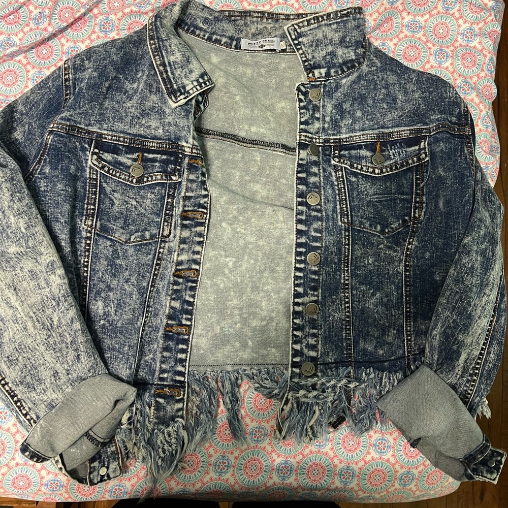 Cropped acid wash fringe denim jacket